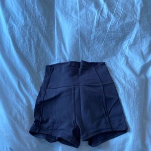 lululemon in movement high rise everlux 2.5”